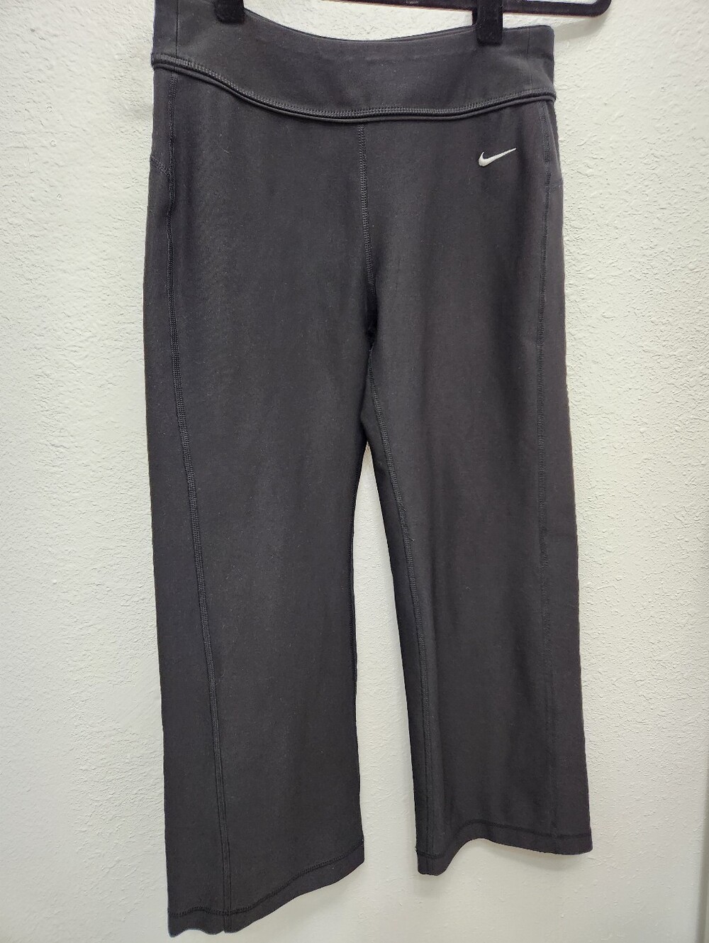 Under Armour Black Women's Fitted Athletic Shorts